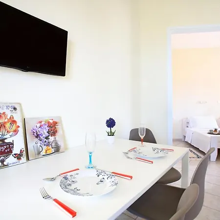 Beachfront In Apartment